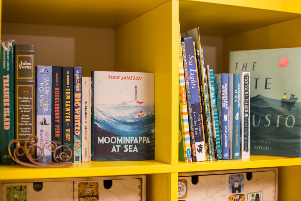 Sea Library – borrow a book, read about the sea, send the book back ...